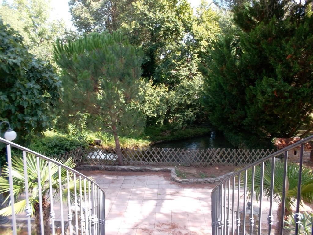 Hotel Restaurant Le Moulin De La Foux Draguignan Dış mekan fotoğraf